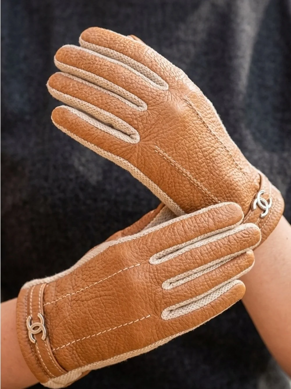 vintage Aris Novakid leather gloves featuring a gold buckle accent